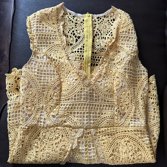 Women’s romper barely worn - Picture 3 of 3